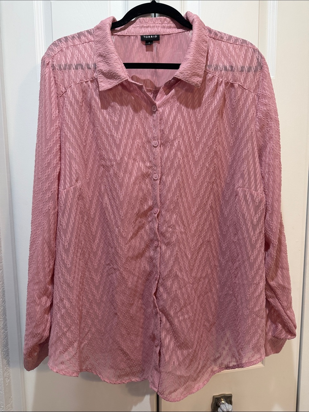 torrid Dusty Rose Chevron-Textured Button-Down Shirt Size 3